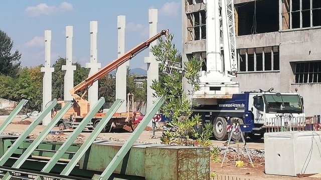 Двама работници са загинали след падане от строителен обект в Кремиковци